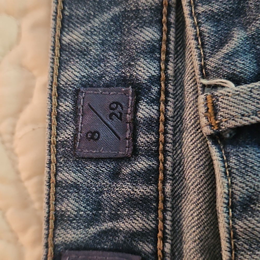 LIKE NEW "LUCKY BRAND" Woven 1990s Patch Detailed Jeans! 8/29 - Picture 9 of 10